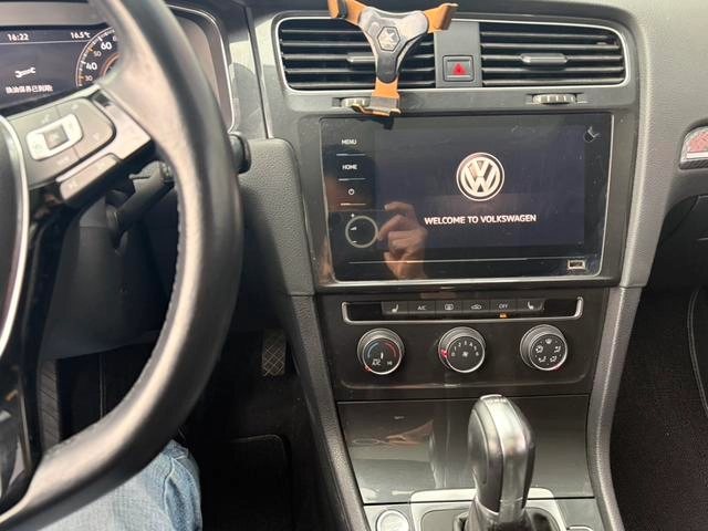 Volkswagen Golf 2020 280TSI DSG De lujo interior foto 16 Volkswagen Golf 2020 280TSI DSG De lujo interior foto 16