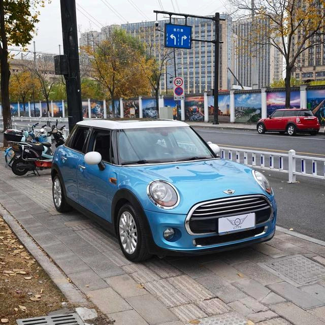 MINI 2015 1.5T COOPER Fun Пятидверная версия экстерьер фото 3 MINI 2015 1.5T COOPER Fun Пятидверная версия экстерьер фото 3