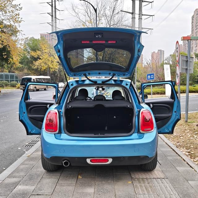 MINI 2015 1.5T COOPER Fun Пятидверная версия экстерьер фото 9 MINI 2015 1.5T COOPER Fun Пятидверная версия экстерьер фото 9