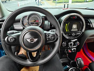 MINI 2015 1.5T COOPER Fun Пятидверная версия интерьер фото 13 MINI 2015 1.5T COOPER Fun Пятидверная версия интерьер фото 13