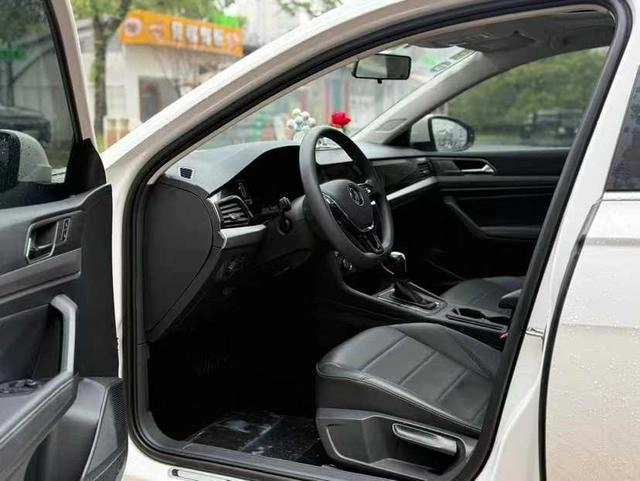 Volkswagen Lavida 2022 1.5L Автоматический комфорт-пакет интерьер фото 7