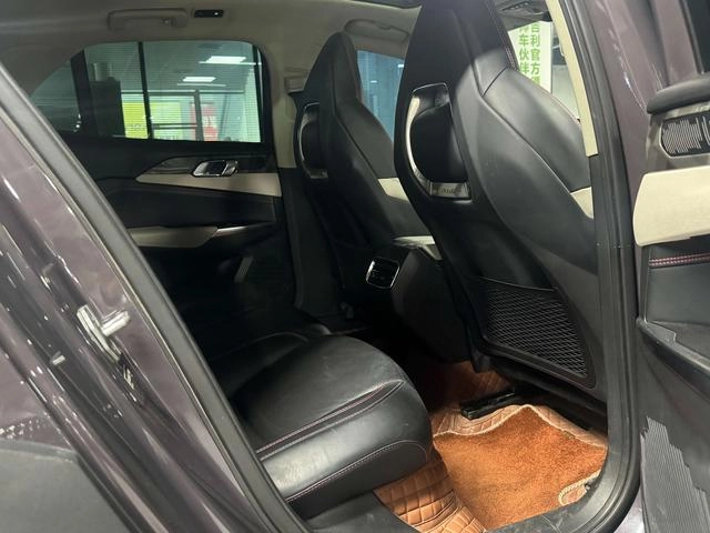 Lynk & Co 02 2022 2.0TD DCT glory Pro interior photo 11 Lynk & Co 02 2022 2.0TD DCT glory Pro interior photo 11