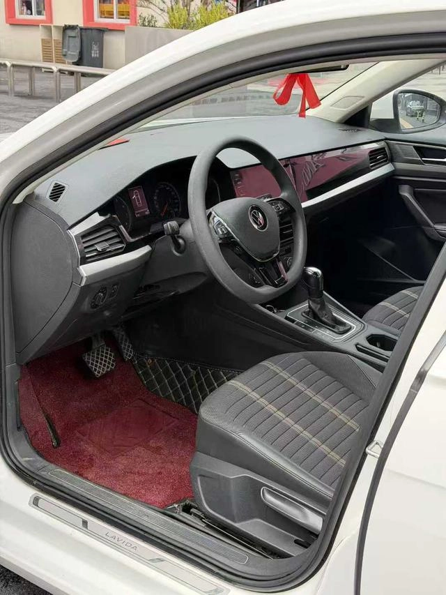 Volkswagen Lavida 2019 280TSI DSG Comfort Edition country VI interior photo 7 Volkswagen Lavida 2019 280TSI DSG Comfort Edition country VI interior photo 7