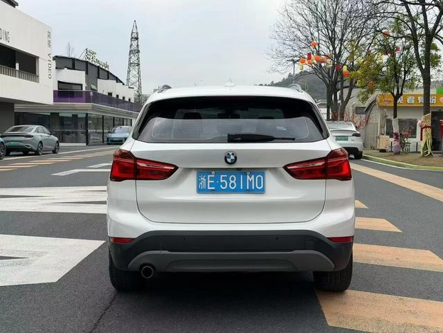 BMW X1 2019 sDrive18Li Fashionable exterior photo 5 BMW X1 2019 sDrive18Li Fashionable exterior photo 5