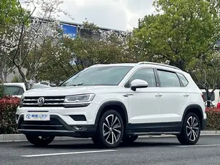 Tharu 2019 330TSI Version phare à quatre roues motrices Pays VI