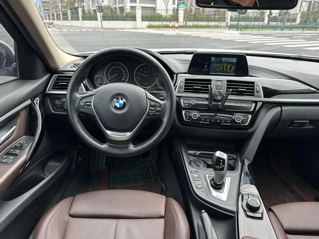 BMW 3 Series 2018 320Li Fashionable interior photo 14