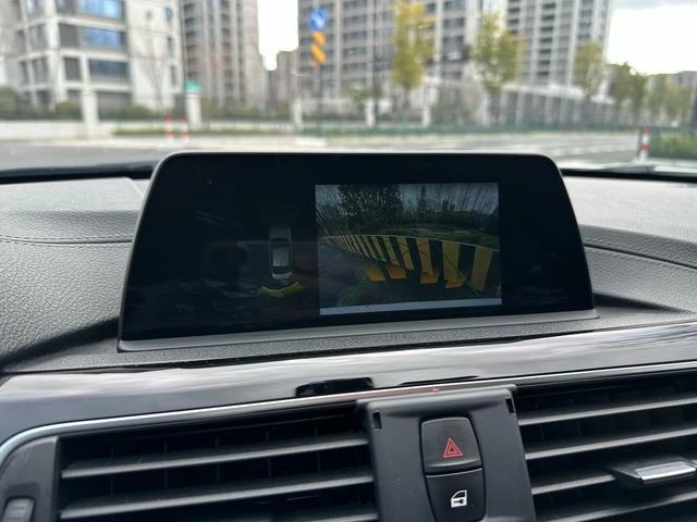 BMW 3 Series 2018 320Li Fashionable interior photo 17