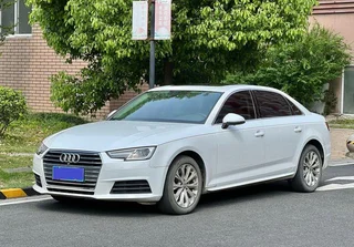 Audi A4L 2017 40 TFSI Модный тип