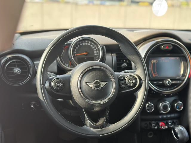 MINI 2015 1.5T COOPER Fun Five-door version interior photo 10 MINI 2015 1.5T COOPER Fun Five-door version interior photo 10