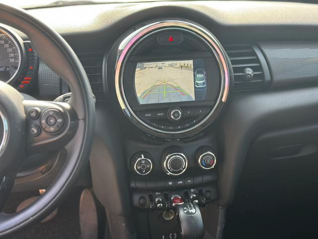 MINI 2015 1.5T COOPER Fun Five-door version interior photo 13 MINI 2015 1.5T COOPER Fun Five-door version interior photo 13