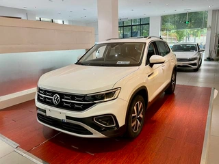 Tayron 2023 300TSI Делюкс с двумя приводами Plus Расширенная версия