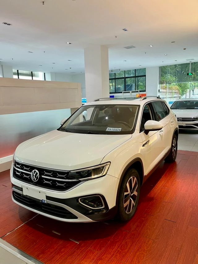 Volkswagen Tayron 2023 300TSI Two-wheel drive luxury Plus Advanced version exterior photo 2 Volkswagen Tayron 2023 300TSI Two-wheel drive luxury Plus Advanced version exterior photo 2