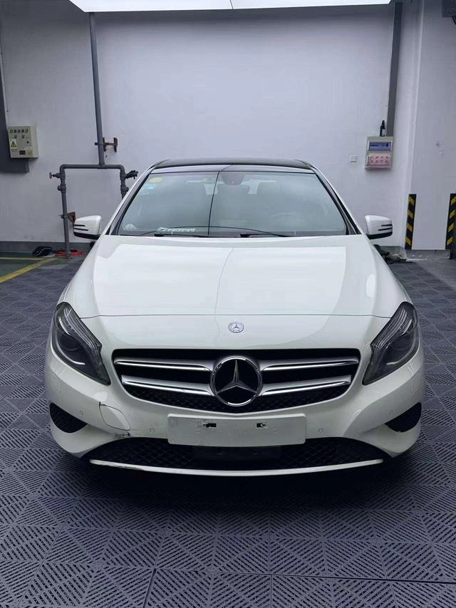 Mercedes-Benz A-Class 2015 A 200 Fashionable exterior photo 2 Mercedes-Benz A-Class 2015 A 200 Fashionable exterior photo 2