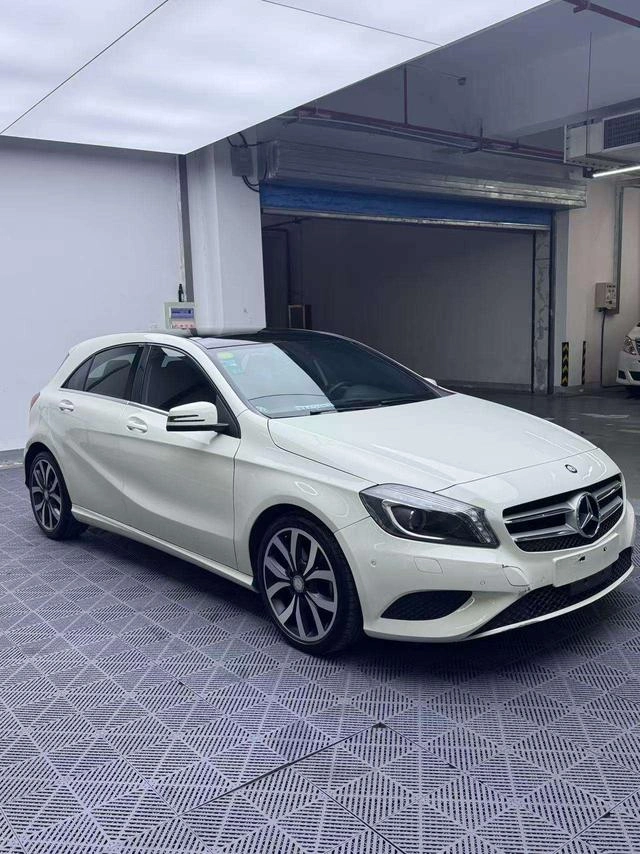 Mercedes-Benz A-Class 2015 A 200 Fashionable exterior photo 3 Mercedes-Benz A-Class 2015 A 200 Fashionable exterior photo 3