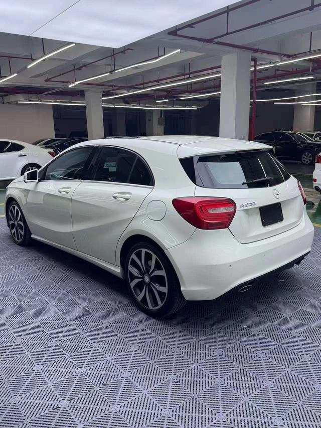 Mercedes-Benz A-Class 2015 A 200 Fashionable exterior photo 5 Mercedes-Benz A-Class 2015 A 200 Fashionable exterior photo 5