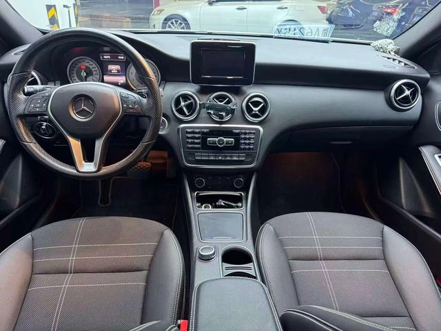 Mercedes-Benz A-Class 2015 A 200 Fashionable interior photo 12 Mercedes-Benz A-Class 2015 A 200 Fashionable interior photo 12