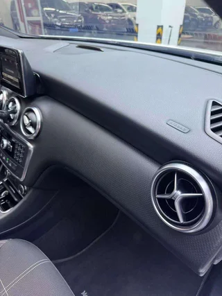 Mercedes-Benz A-Class 2015 A 200 Fashionable interior photo 16 Mercedes-Benz A-Class 2015 A 200 Fashionable interior photo 16