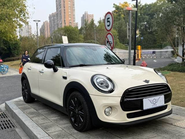 MINI 2018 1.5T COOPER Estilo clásico Versión de cinco puertas exterior foto 3 MINI 2018 1.5T COOPER Estilo clásico Versión de cinco puertas exterior foto 3