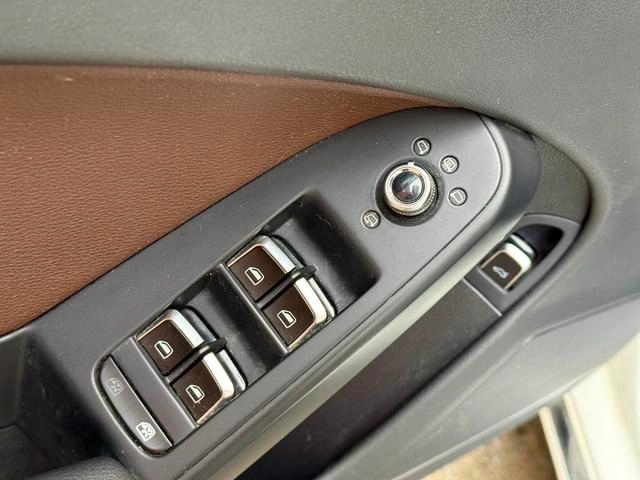 Audi A4L 2016 35 TFSI Automatic Comfort Type interior photo 10 Audi A4L 2016 35 TFSI Automatic Comfort Type interior photo 10