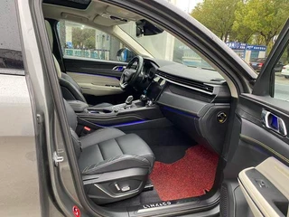 LYNK & CO Linko 05 2020 2.0TD Two-wheel drive Halo interior photo 13 LYNK & CO Linko 05 2020 2.0TD Two-wheel drive Halo interior photo 13