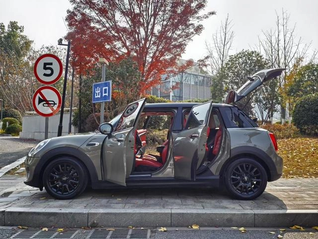 MINI 2018 1.5T COOPER Classic style Five-door version exterior photo 6 MINI 2018 1.5T COOPER Classic style Five-door version exterior photo 6