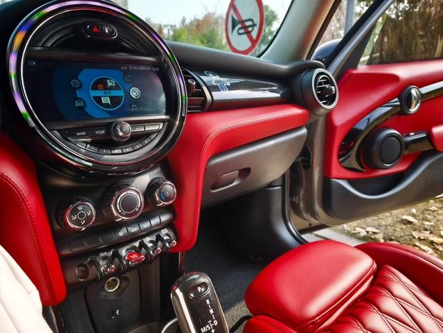 MINI 2018 1.5T COOPER Classic style Five-door version interior photo 11 MINI 2018 1.5T COOPER Classic style Five-door version interior photo 11