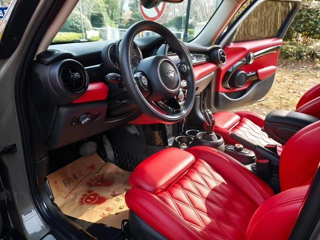MINI 2018 1.5T COOPER Classic style Five-door version interior photo 12 MINI 2018 1.5T COOPER Classic style Five-door version interior photo 12