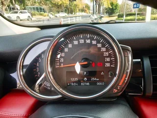 MINI 2018 1.5T COOPER Classic style Five-door version interior photo 14 MINI 2018 1.5T COOPER Classic style Five-door version interior photo 14