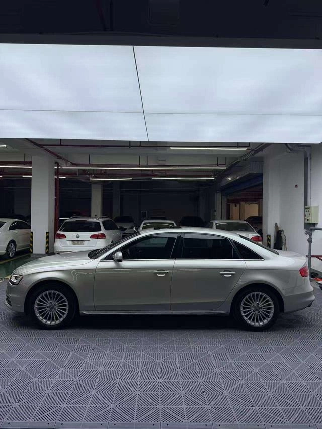 Audi A4L 2016 35 TFSI Collector's Edition S line Comfort type exterior photo 3 Audi A4L 2016 35 TFSI Collector's Edition S line Comfort type exterior photo 3