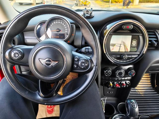 MINI 2014 1.5T COOPER Fun interior photo 12 MINI 2014 1.5T COOPER Fun interior photo 12