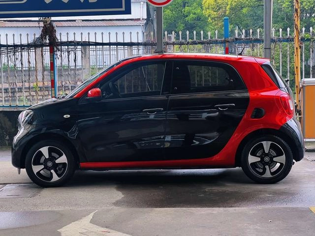 smart forfour 2018 1.0L 52 Kilowatt Passion Edition exterior photo 2 smart forfour 2018 1.0L 52 Kilowatt Passion Edition exterior photo 2