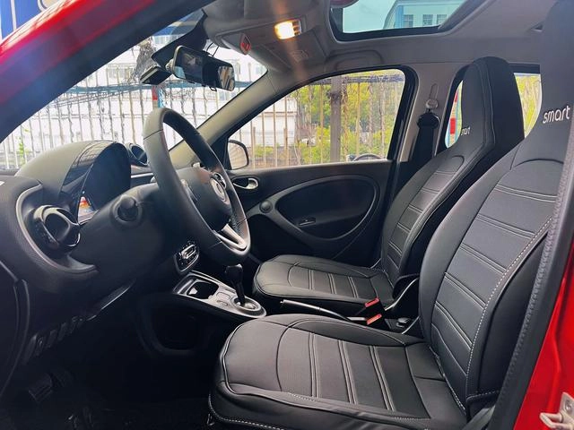 smart forfour 2018 1.0L 52 Kilowatt Passion Edition interior photo 9 smart forfour 2018 1.0L 52 Kilowatt Passion Edition interior photo 9