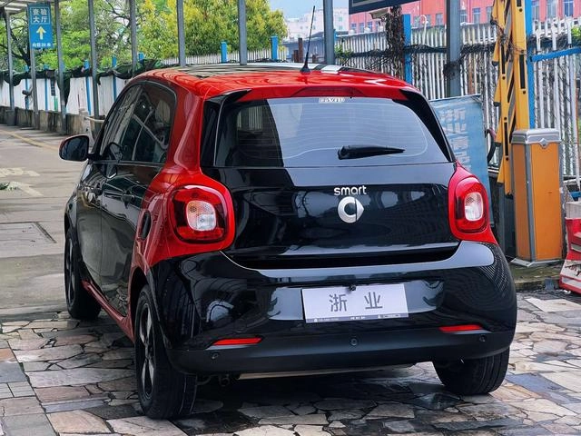 smart forfour 2018 1.0L 52 Kilowatt Passion Edition interior photo 14 smart forfour 2018 1.0L 52 Kilowatt Passion Edition interior photo 14