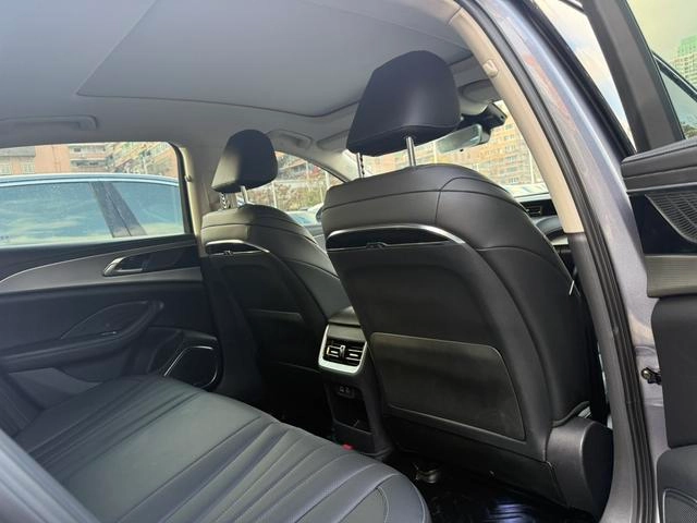 Hongqi H5 2023 1.5T DCT Version Qiyue de Zhilian intérieur photo 9 Hongqi H5 2023 1.5T DCT Version Qiyue de Zhilian intérieur photo 9