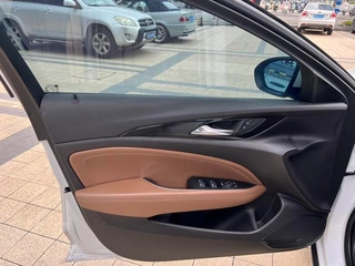 Buick Regal 2019 20T Type d'élite Pays VI intérieur photo 11 Buick Regal 2019 20T Type d'élite Pays VI intérieur photo 11