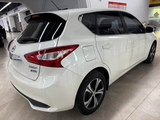 Nissan Tiida 2016 1.6L CVT Edición Zhixing interior foto 7 Nissan Tiida 2016 1.6L CVT Edición Zhixing interior foto 7