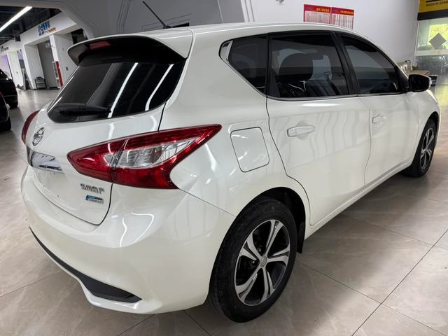 Nissan Tiida 2016 1.6L CVT Edición Zhixing interior foto 7 Nissan Tiida 2016 1.6L CVT Edición Zhixing interior foto 7
