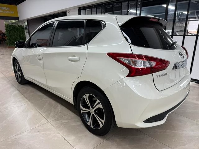 Nissan Tiida 2016 1.6L CVT Edición Zhixing interior foto 8 Nissan Tiida 2016 1.6L CVT Edición Zhixing interior foto 8