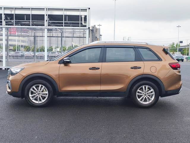 Kia KX7 2017 2.0T Tracción automática a dos ruedas GL 7 Asiento exterior foto 5 Kia KX7 2017 2.0T Tracción automática a dos ruedas GL 7 Asiento exterior foto 5