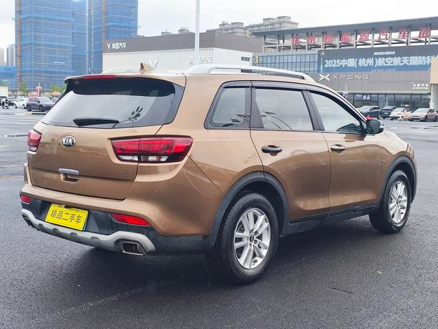 Kia KX7 2017 2.0T Tracción automática a dos ruedas GL 7 Asiento exterior foto 6 Kia KX7 2017 2.0T Tracción automática a dos ruedas GL 7 Asiento exterior foto 6