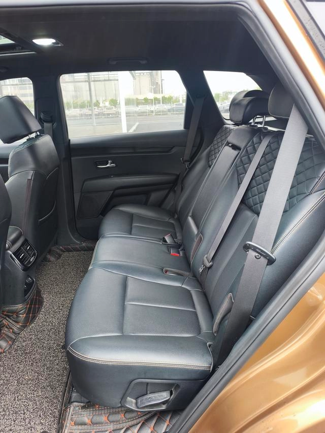 Kia KX7 2017 2.0T Tracción automática a dos ruedas GL 7 Asiento interior foto 10 Kia KX7 2017 2.0T Tracción automática a dos ruedas GL 7 Asiento interior foto 10