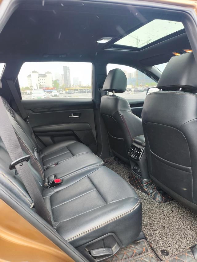 Kia KX7 2017 2.0T Tracción automática a dos ruedas GL 7 Asiento interior foto 12 Kia KX7 2017 2.0T Tracción automática a dos ruedas GL 7 Asiento interior foto 12