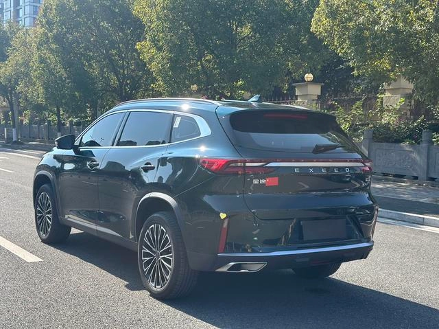 Exeed Lingyun 2025 300T Two-Drive King Edition exterior photo 7