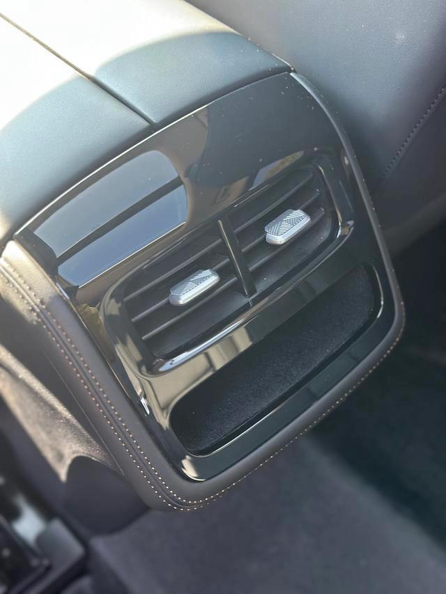 Exeed Lingyun 2025 300T Two-Drive King Edition interior photo 18