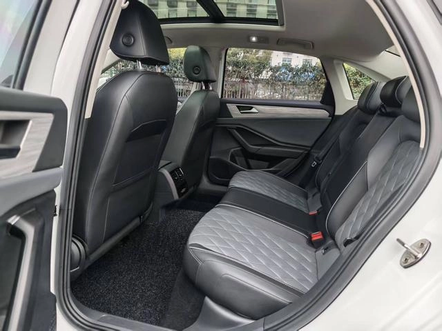Volkswagen Sagitar 2022 200TSI DSG Beyond Edition interior photo 6
