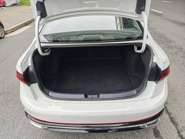 Volkswagen Sagitar 2022 200TSI DSG Beyond Edition interior photo 7