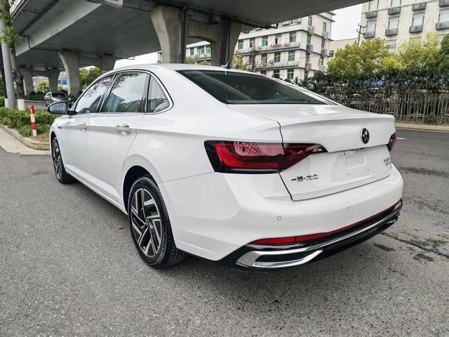 Volkswagen Sagitar 2022 200TSI DSG Beyond Edition interior photo 8