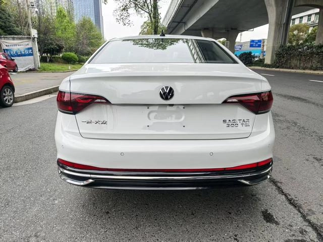 Volkswagen Sagitar 2022 200TSI DSG Beyond Edition interior photo 9