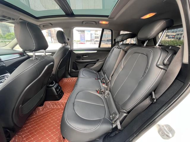 BMW 2 Series Active Tourer 2015 218i Líder interior foto 13