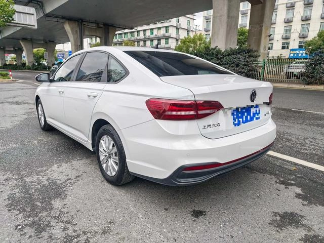 Volkswagen Lavida 2023 1.5L Versión automática interior foto 8